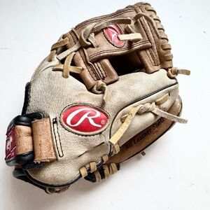 Worn In Rawlings Baseball Glove